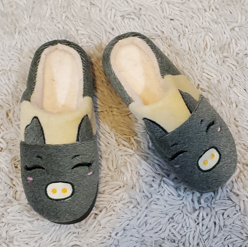 Plush furry fuzzy Memory Foam animal Slippers size 11